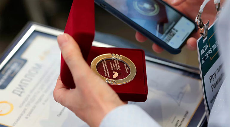 Золотая медаль: Aero Sweat — победитель конкурса «Инновационный продукт для здорового образа жизни»  и «Выбор сетей» на Neva Buyers Week